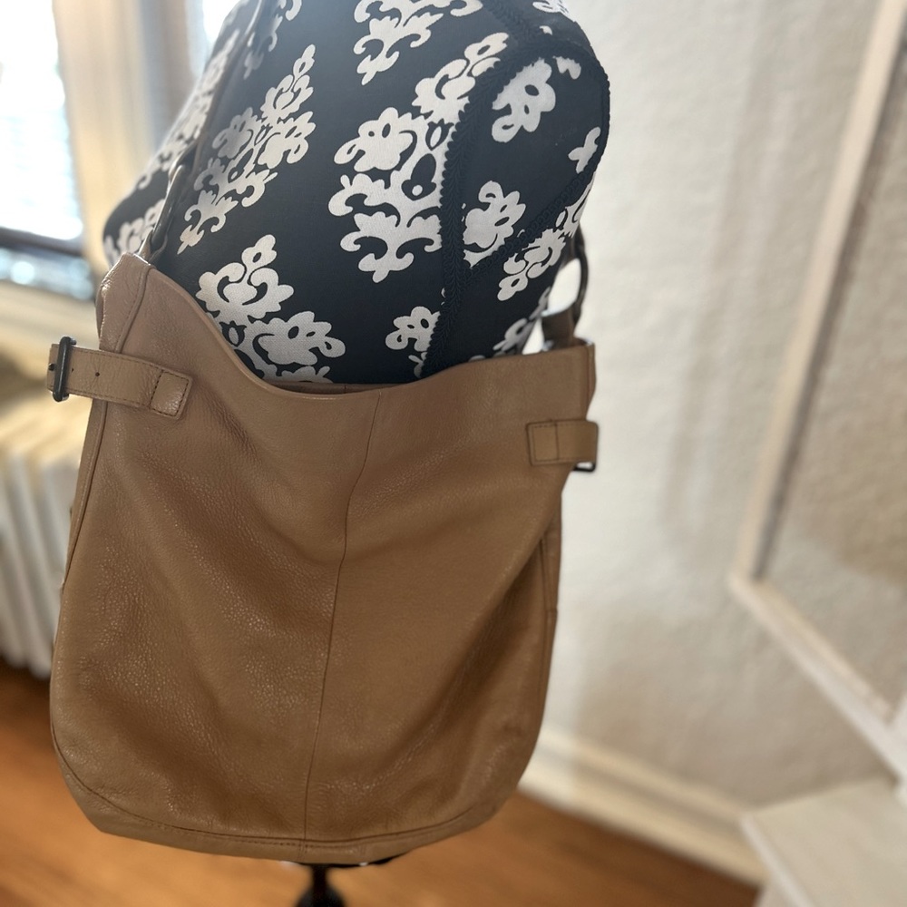 Vintage tan leather gap purse